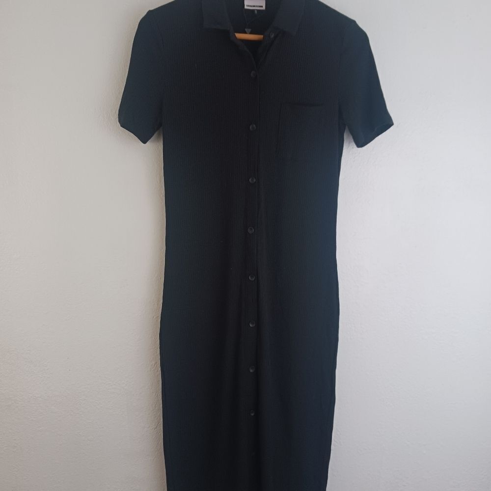 Noisy May A ribbed knit shirt dress basic collar, button-down v-neckline S
